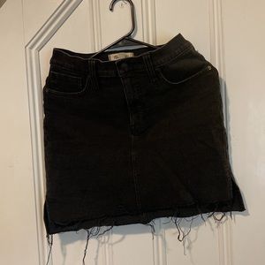 Madewell black low/high jean skirt